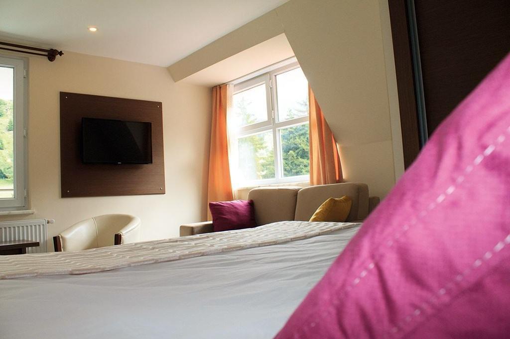 Hotel Green Valley Savsat エクステリア 写真